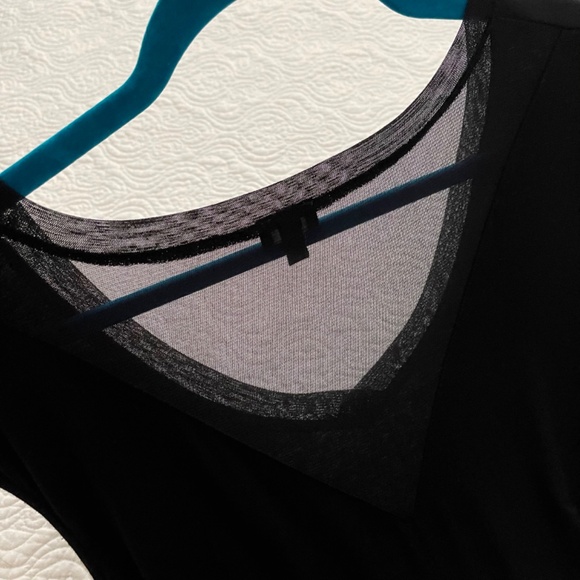 Cable and Gauge V-Neck Short Cap Sleeve Asymmetrical Black Tee Size Large - Picture 9 of 16